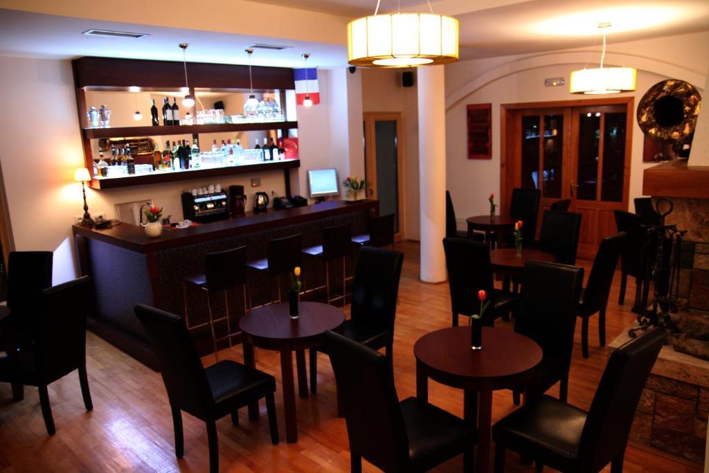 Hotel De Paris Тирана Екстер'єр фото