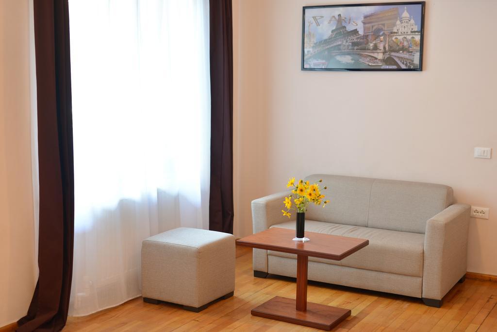 Hotel De Paris Тирана Екстер'єр фото