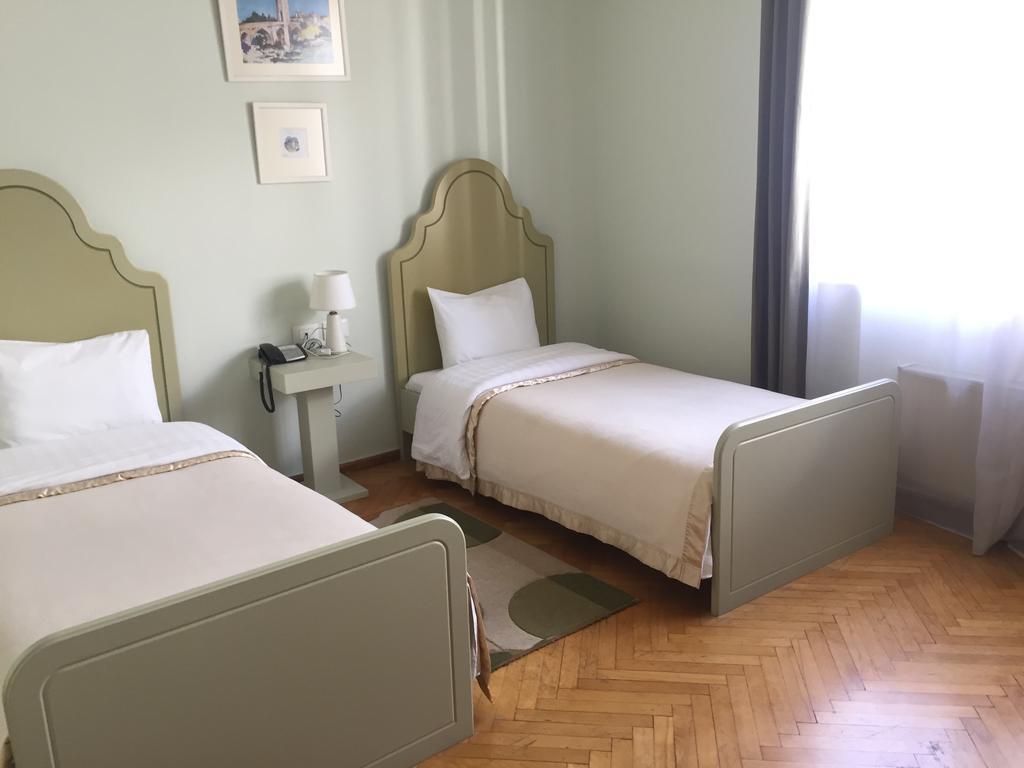 Hotel De Paris Тирана Екстер'єр фото