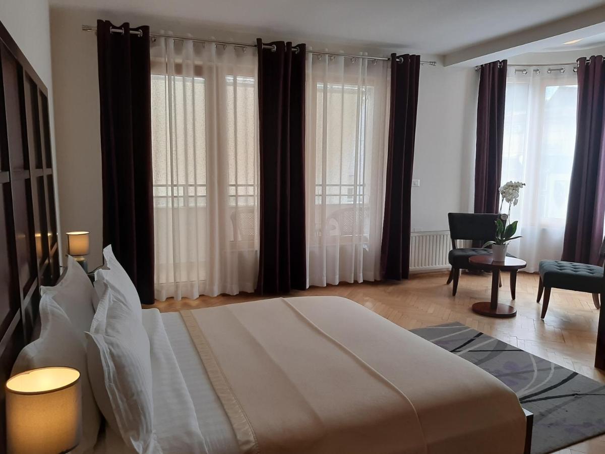 Hotel De Paris Тирана Екстер'єр фото